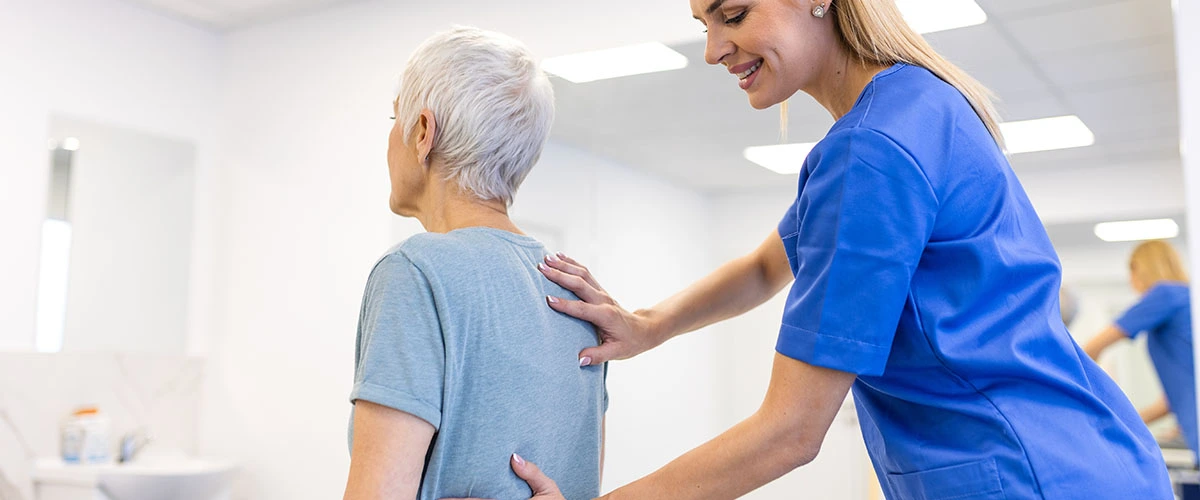 Side-by-side illustration showing Atlas Orthogonal chiropractic adjustment versus traditional chiropractic spinal manipulation.
